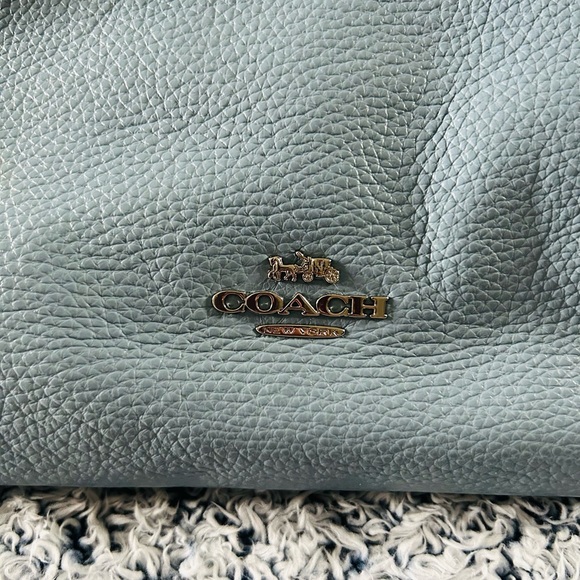 Coach Ashley Duffle - Picture 7 of 8